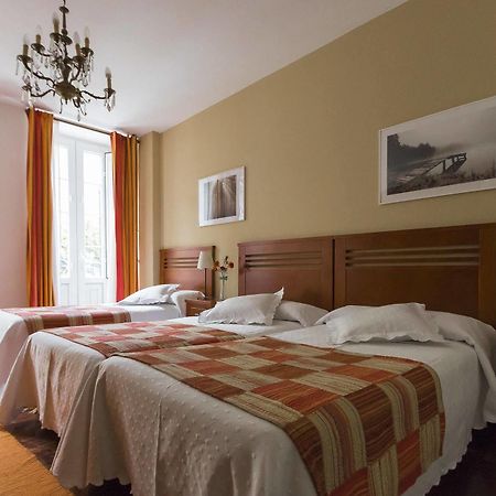 Hostal La Carballinesa 圣地亚哥－德孔波斯特拉 外观 照片