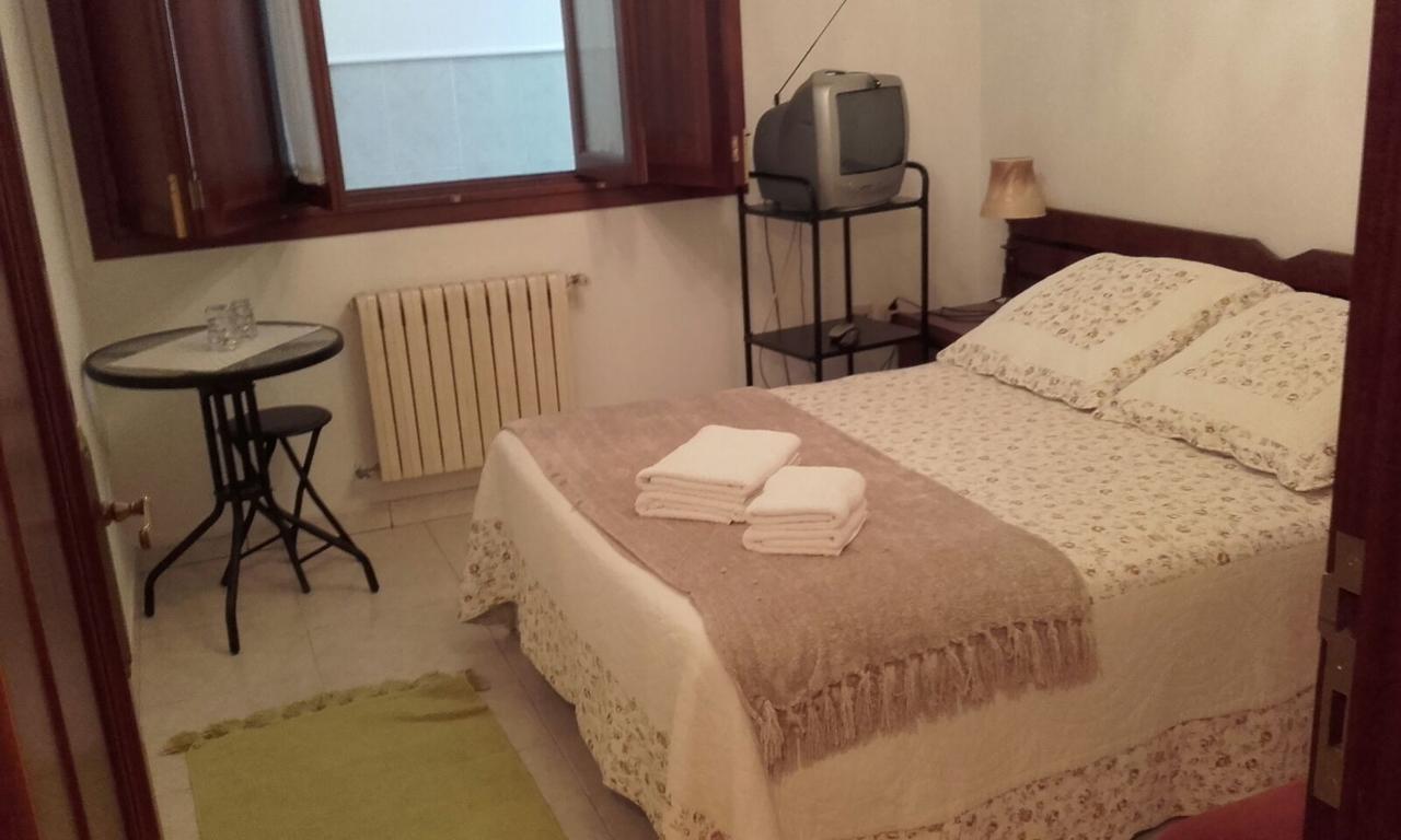 Hostal La Carballinesa 圣地亚哥－德孔波斯特拉 外观 照片