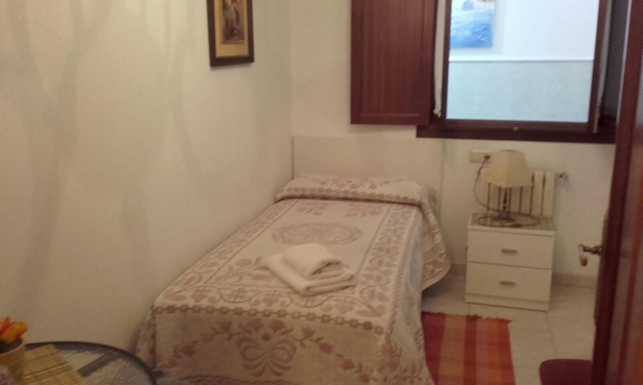 Hostal La Carballinesa 圣地亚哥－德孔波斯特拉 外观 照片
