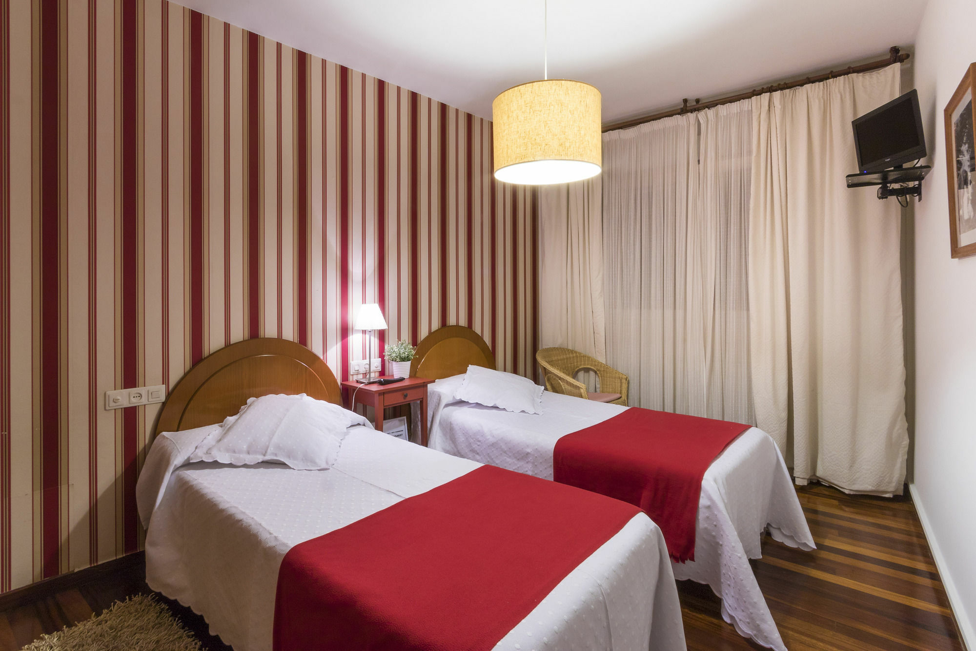 Hostal La Carballinesa 圣地亚哥－德孔波斯特拉 外观 照片